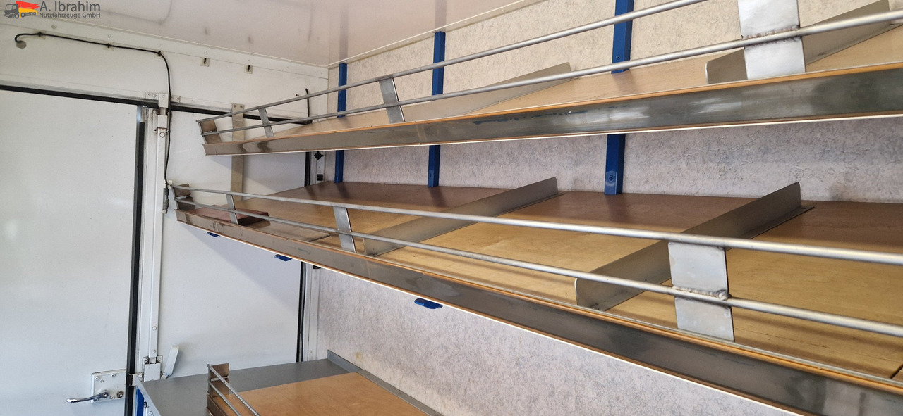 Mercedes-Benz 413 CDI Tiefkühlfächer, autom. Verkaufsklappe Basis ist ok - Hladilno vozilo: slika 4 Mercedes-Benz 413 CDI Tiefkühlfächer, autom. Verkaufsklappe Basis ist ok - Hladilno vozilo: slika 4