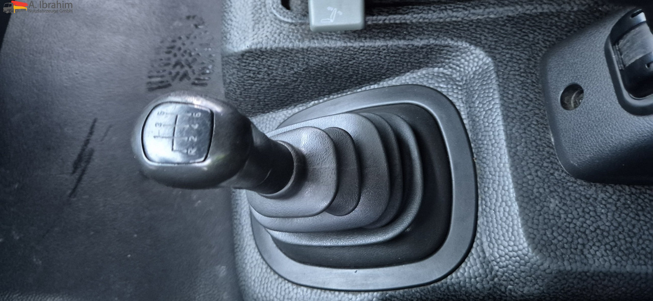 Mercedes-Benz 816L LBW, Blatt gefedert - Dostavno vozilo z zabojnikom: slika 3 Mercedes-Benz 816L LBW, Blatt gefedert - Dostavno vozilo z zabojnikom: slika 3