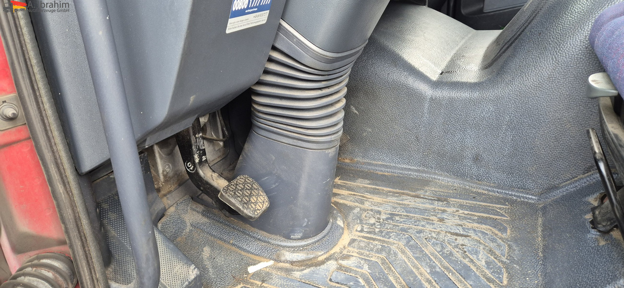 Mercedes-Benz Atego 823 LBW | Radstand 4900 mm | 7.2 m Pritsche Klima | 3 Pedals - Dostavno vozilo s ponjavo: slika 4 Mercedes-Benz Atego 823 LBW | Radstand 4900 mm | 7.2 m Pritsche Klima | 3 Pedals - Dostavno vozilo s ponjavo: slika 4