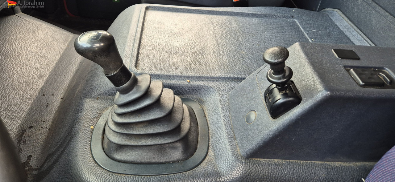 Mercedes-Benz Atego 823 LBW | Radstand 4900 mm | 7.2 m Pritsche Klima | 3 Pedals - Dostavno vozilo s ponjavo: slika 3 Mercedes-Benz Atego 823 LBW | Radstand 4900 mm | 7.2 m Pritsche Klima | 3 Pedals - Dostavno vozilo s ponjavo: slika 3