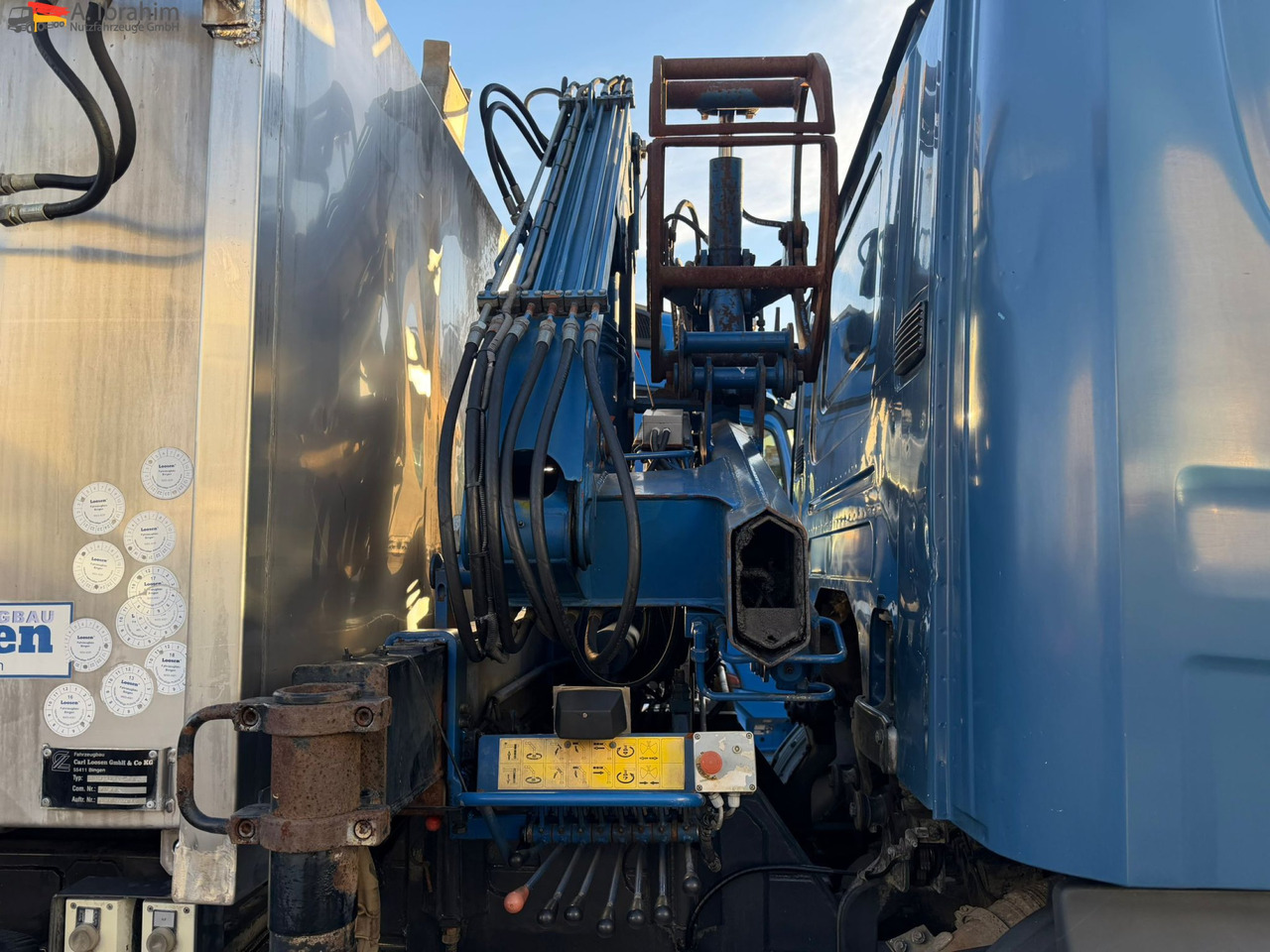 Scania B4X2 Edelstahlkipper für Tierkörperbeseitigung Kran MKG - Smetarski tovornjak: slika 5 Scania B4X2 Edelstahlkipper für Tierkörperbeseitigung Kran MKG - Smetarski tovornjak: slika 5