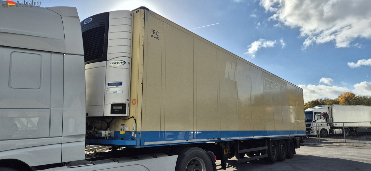 Schmitz SKO24 Carrier Vector 1550 reparierter Schaden Stütze links - Polprikolica hladilnik: slika 1 Schmitz SKO24 Carrier Vector 1550 reparierter Schaden Stütze links - Polprikolica hladilnik: slika 1