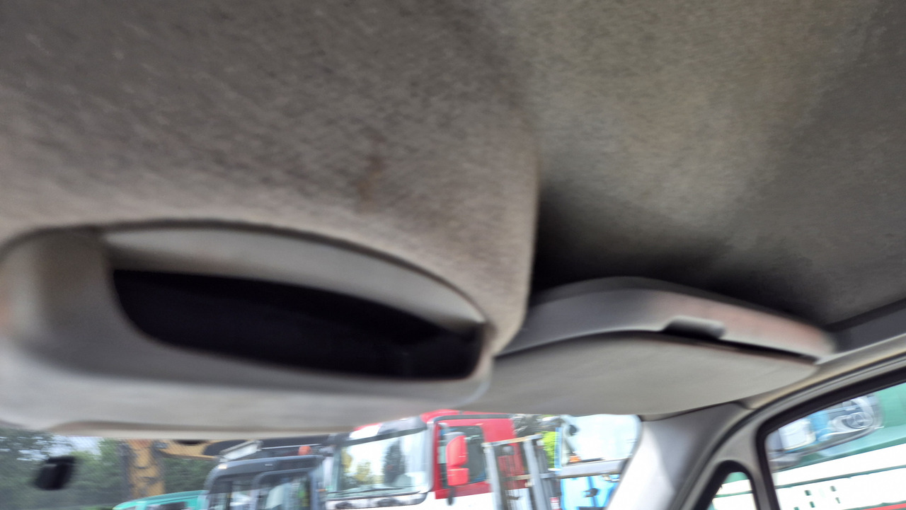VW Crafter 2.5 Diesel Rost ja, technisch super, HU neu 01 2025 - Furgon: slika 2 VW Crafter 2.5 Diesel Rost ja, technisch super, HU neu 01 2025 - Furgon: slika 2