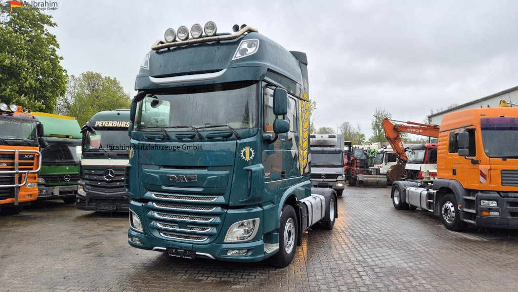 Daf XF460 FT Spoiler, Kipphydr., Retarder, Standklima deutsches Fahrzeug 1. Hand - Vlačilec: slika 1 Daf XF460 FT Spoiler, Kipphydr., Retarder, Standklima deutsches Fahrzeug 1. Hand - Vlačilec: slika 1