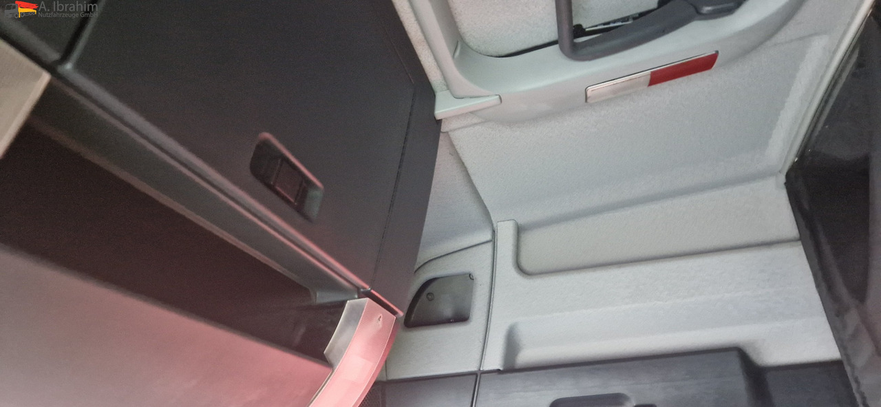 MAN TGS 18.400 PTO für Kompressor Retarder, deutsches Fahrzeug, - Vlačilec: slika 5 MAN TGS 18.400 PTO für Kompressor Retarder, deutsches Fahrzeug, - Vlačilec: slika 5