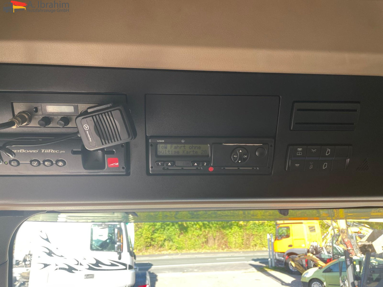 Mercedes-Benz 1842 LS Retarder Klima, Zustand gut, fehlerfrei deutsches Fahrzeug - Vlačilec: slika 3 Mercedes-Benz 1842 LS Retarder Klima, Zustand gut, fehlerfrei deutsches Fahrzeug - Vlačilec: slika 3