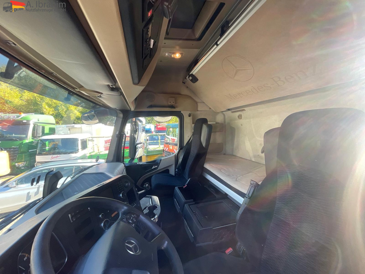 Mercedes-Benz 1842 LS Retarder Klima, Zustand gut, fehlerfrei deutsches Fahrzeug - Vlačilec: slika 4 Mercedes-Benz 1842 LS Retarder Klima, Zustand gut, fehlerfrei deutsches Fahrzeug - Vlačilec: slika 4