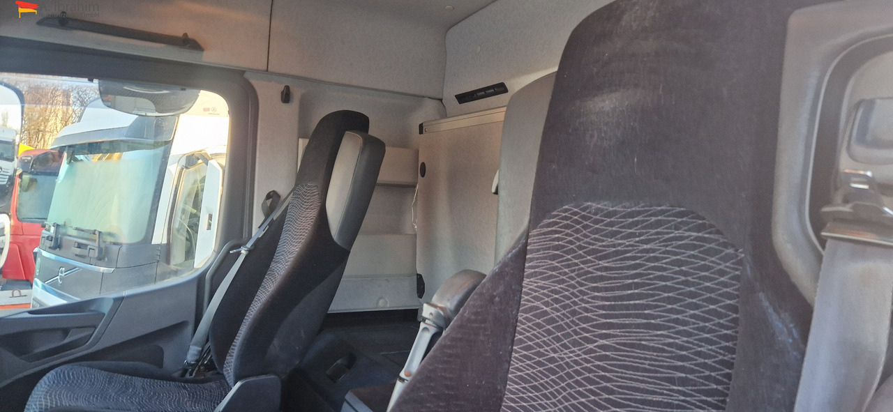 Mercedes-Benz 2643 6x4, Blatt Luft, scheckheft Mercedes , Kipphydraulik - Vlačilec: slika 3 Mercedes-Benz 2643 6x4, Blatt Luft, scheckheft Mercedes , Kipphydraulik - Vlačilec: slika 3