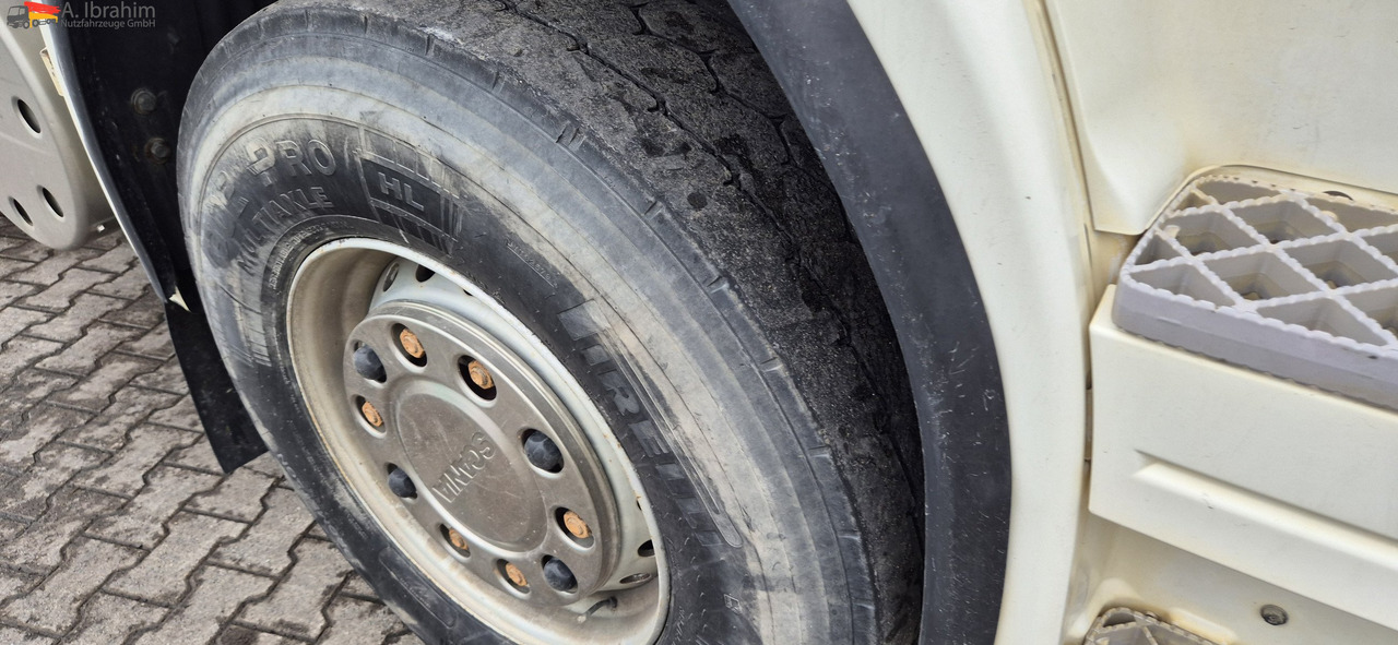 Scania R560 | 6x4 | V8 | Blatt Blatt | Schaltgetriebe 3x identisch vorhanden - Vlačilec: slika 3 Scania R560 | 6x4 | V8 | Blatt Blatt | Schaltgetriebe 3x identisch vorhanden - Vlačilec: slika 3