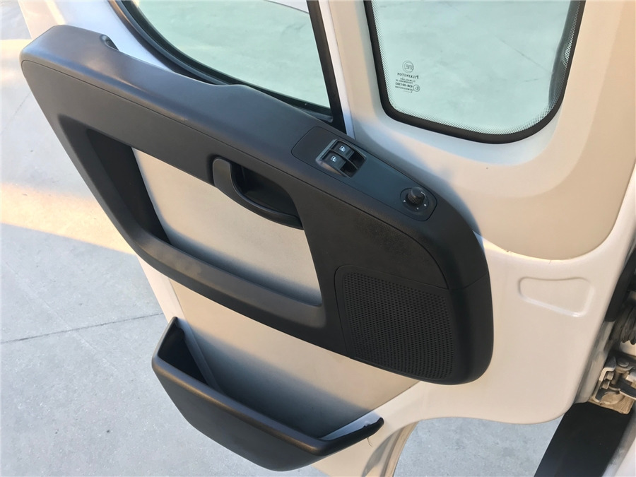 Dostavno vozilo s kesonom FIAT DUCATO: slika 9 Dostavno vozilo s kesonom FIAT DUCATO: slika 9