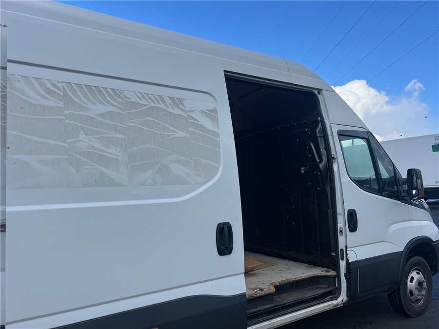 Iveco 35C16 - Furgon: slika 5 Iveco 35C16 - Furgon: slika 5