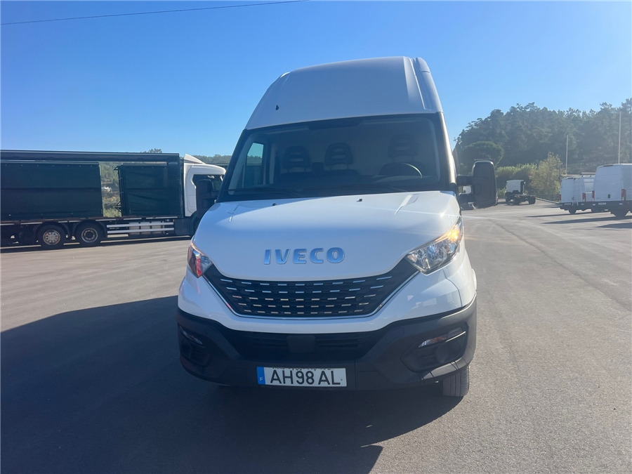Iveco 35C16 - Furgon: slika 2 Iveco 35C16 - Furgon: slika 2