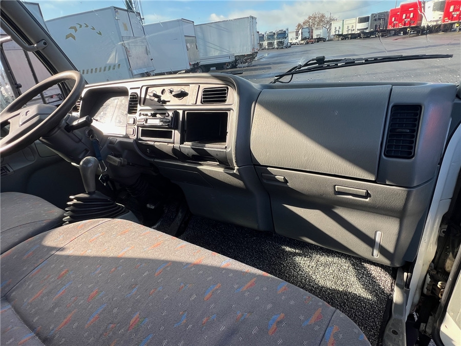 Dostavno vozilo s kesonom Mitsubishi: slika 9