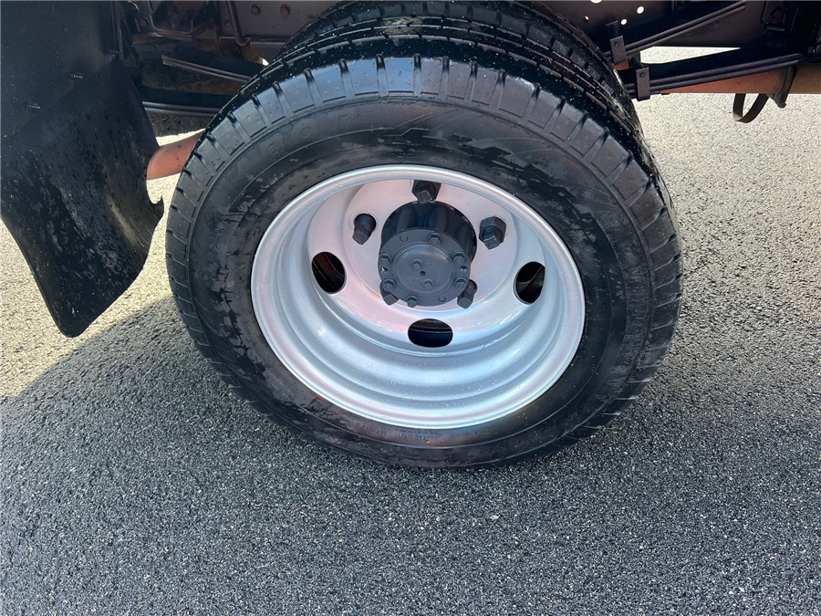 Dostavno vozilo s kesonom Mitsubishi: slika 19