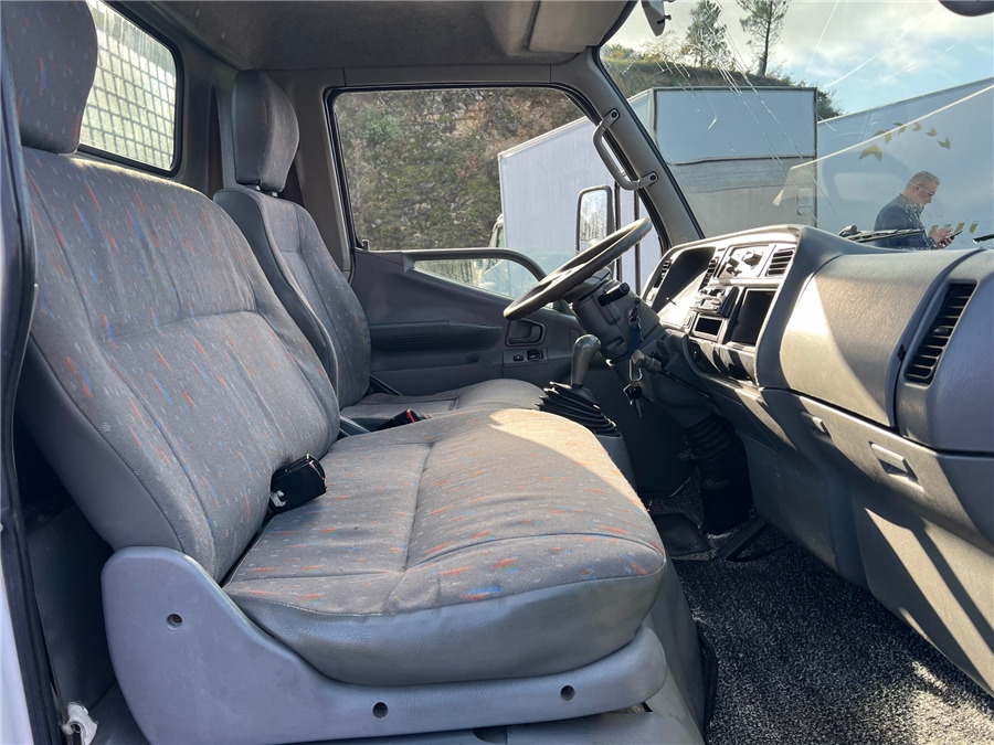 Dostavno vozilo s kesonom Mitsubishi: slika 8