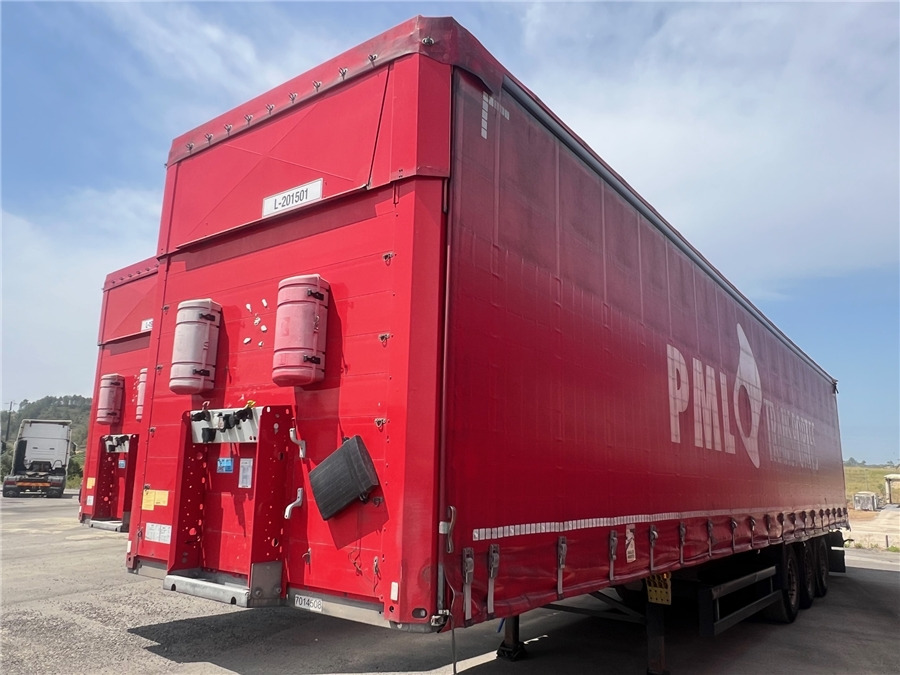 SCHMITZ CARGOBULL SCB-S3T TETO ELEVAR - Polprikolica s ponjavo: slika 1 SCHMITZ CARGOBULL SCB-S3T TETO ELEVAR - Polprikolica s ponjavo: slika 1