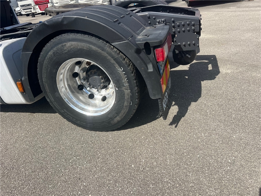 Vlačilec Renault AE 440: slika 19