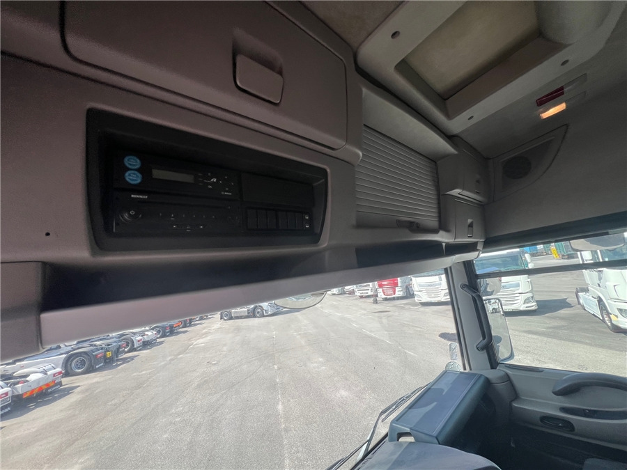 Vlačilec Renault AE 440: slika 20