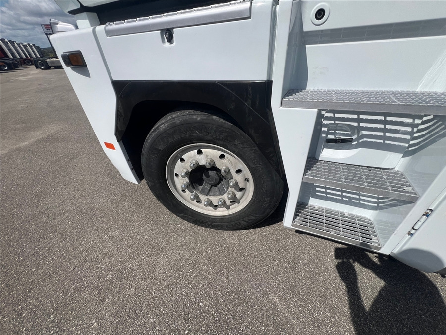 Vlačilec Renault AE 440: slika 17