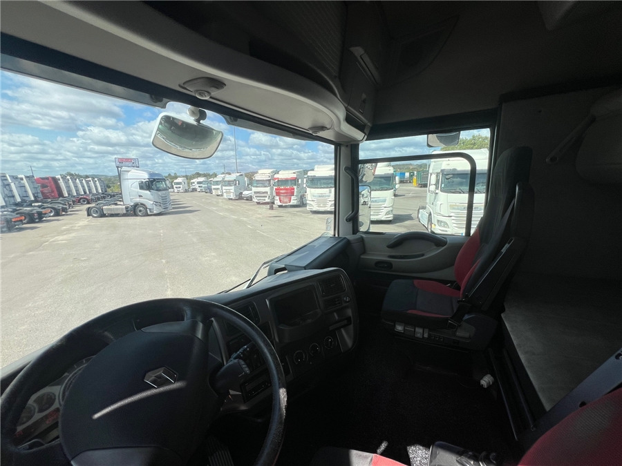 Vlačilec Renault AE 440: slika 15