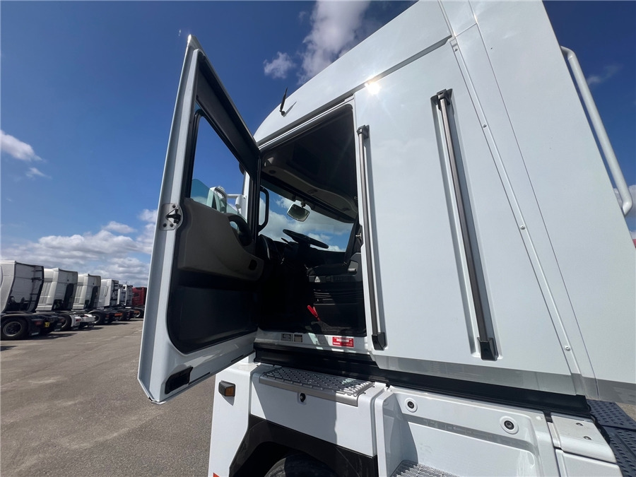 Vlačilec Renault AE 440: slika 12