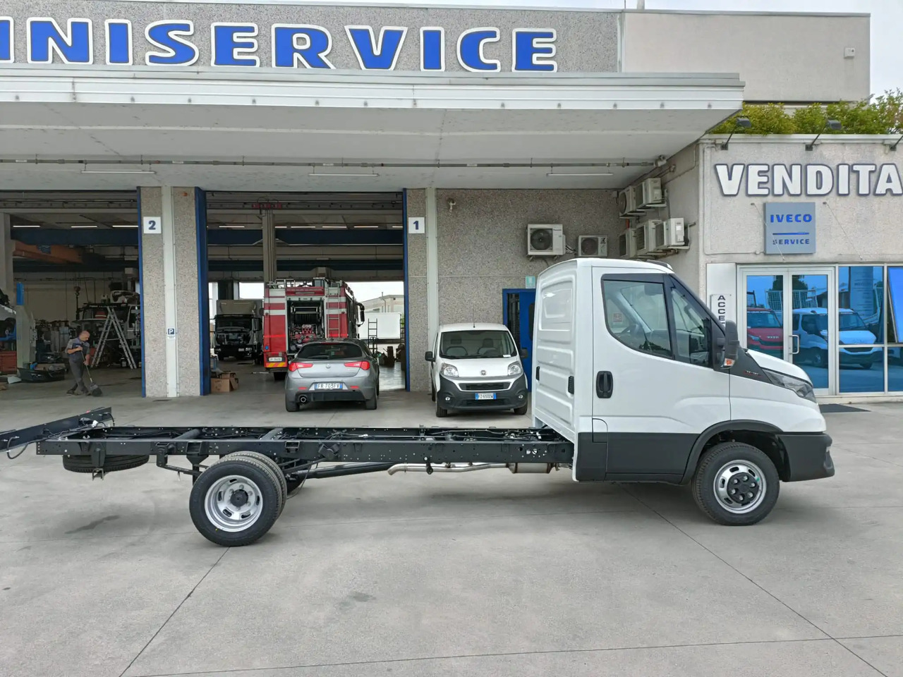 IVECO DAILY 35C18 MOD. 2025 A TELAIO NUOVO - Dostavno vozilo: slika 4 IVECO DAILY 35C18 MOD. 2025 A TELAIO NUOVO - Dostavno vozilo: slika 4
