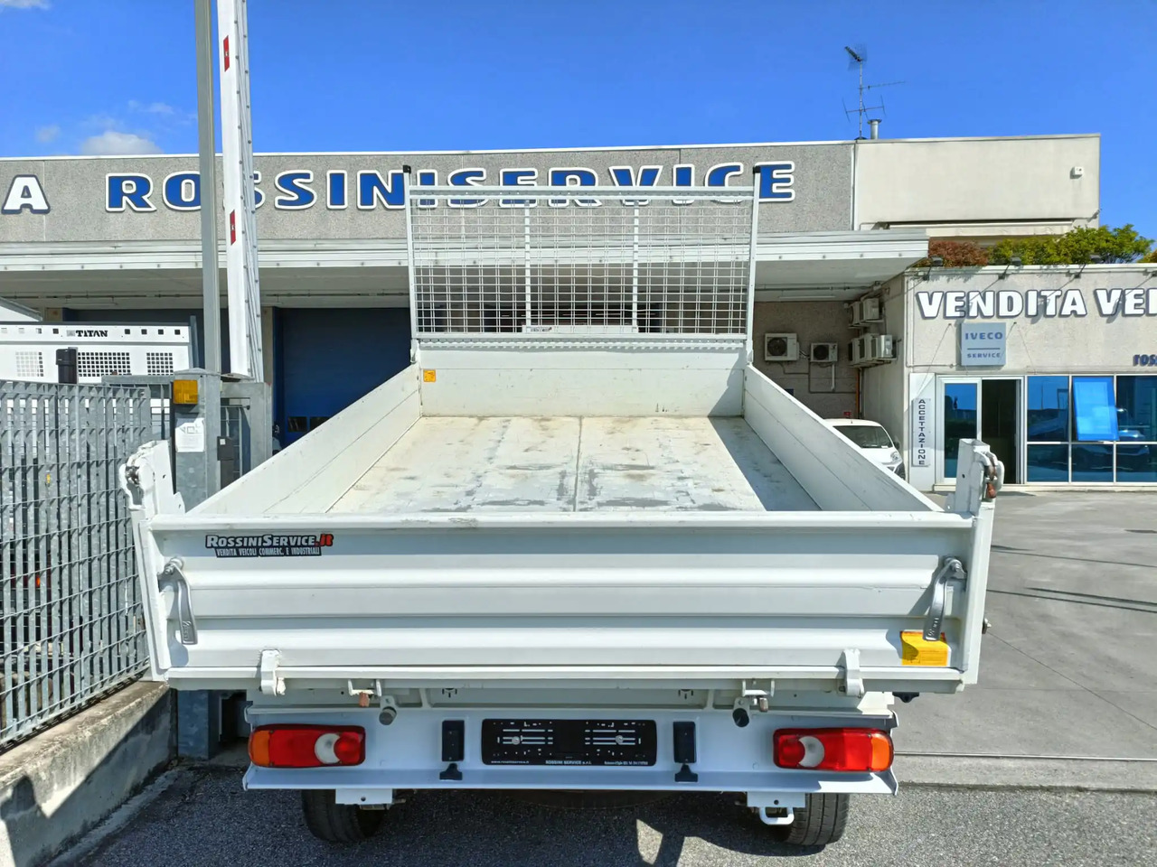 FIAT DUCATO RIBALTABILE 130 CV - Dostavno vozilo prekucnik: slika 4 FIAT DUCATO RIBALTABILE 130 CV - Dostavno vozilo prekucnik: slika 4