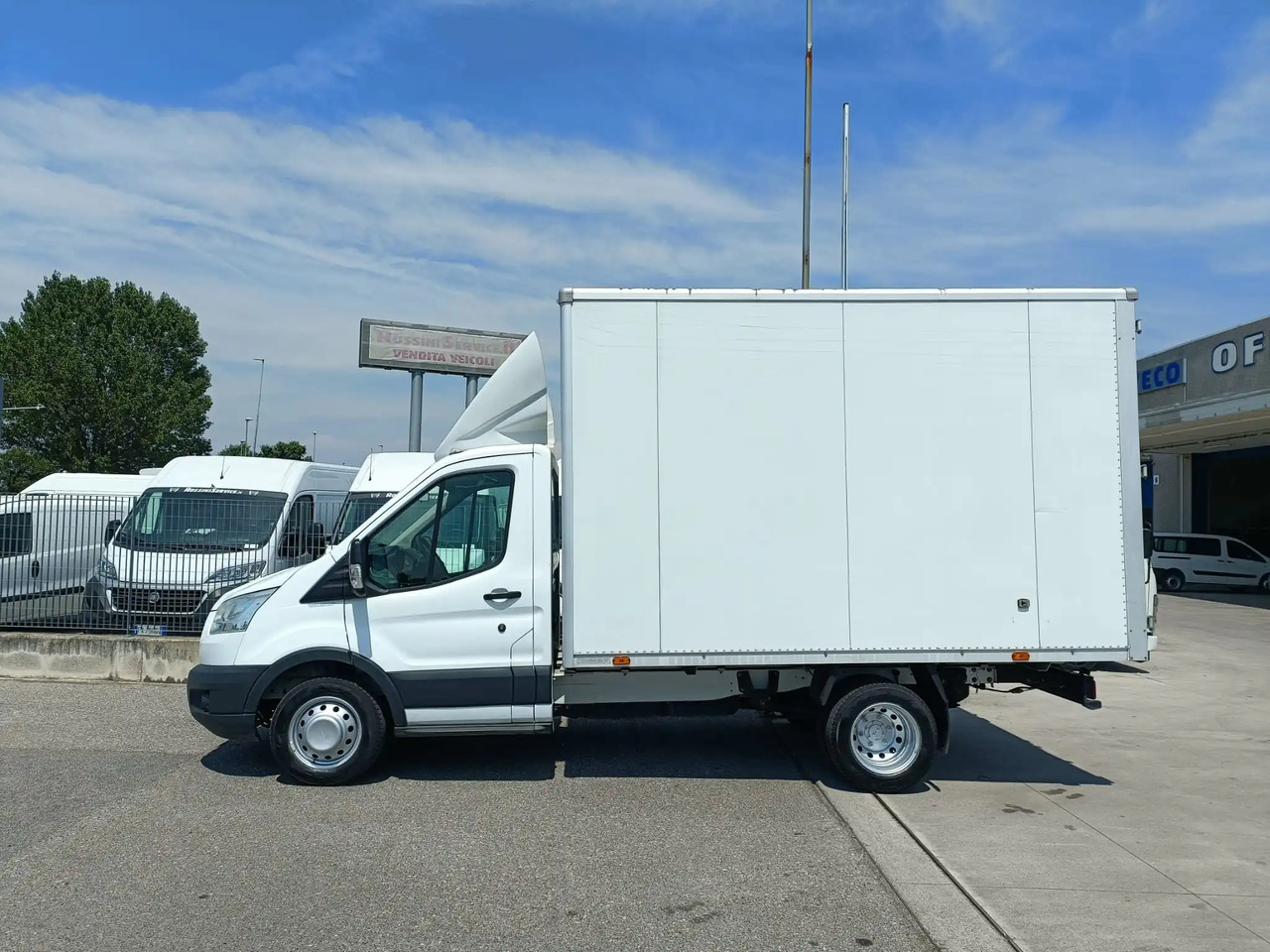FORD TRANSIT FURGONATO BOX - Dostavno vozilo z zabojnikom: slika 5 FORD TRANSIT FURGONATO BOX - Dostavno vozilo z zabojnikom: slika 5