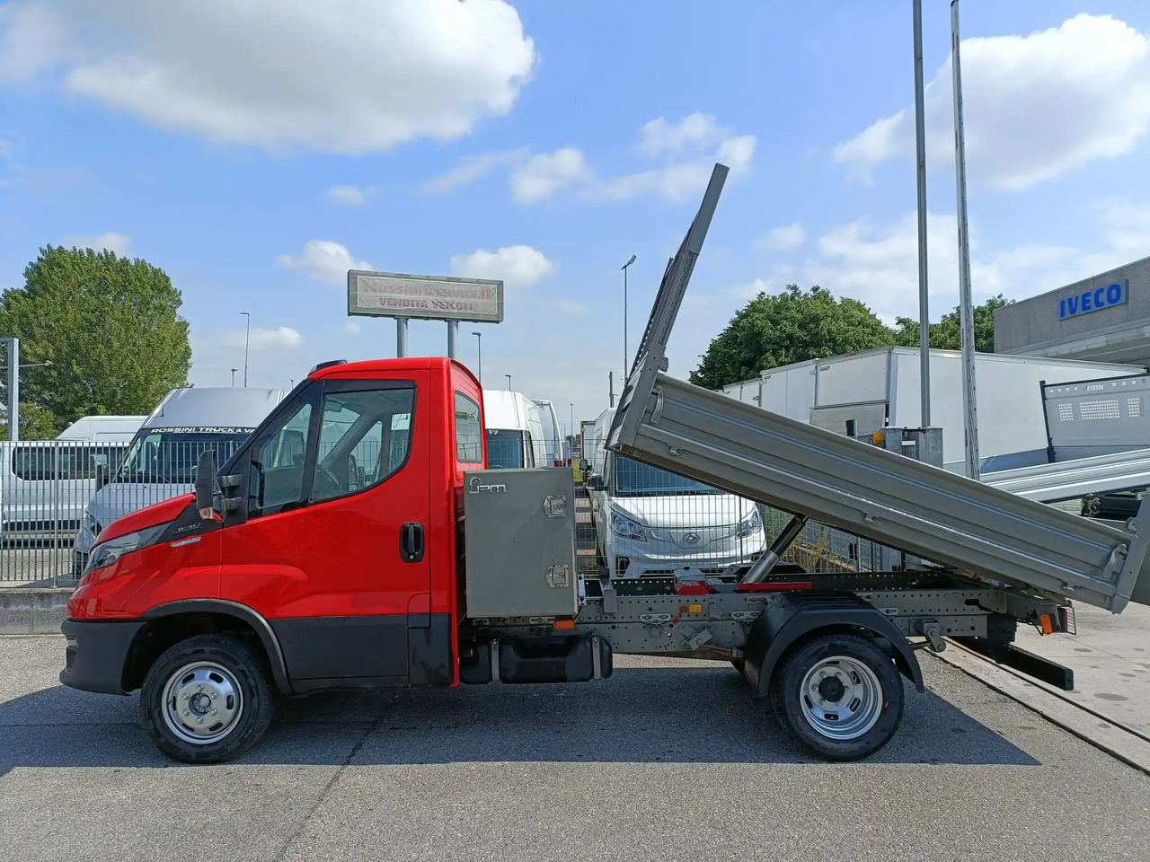 IVECO DAILY 35C12 RIBALTABILE - Dostavno vozilo prekucnik: slika 2 IVECO DAILY 35C12 RIBALTABILE - Dostavno vozilo prekucnik: slika 2