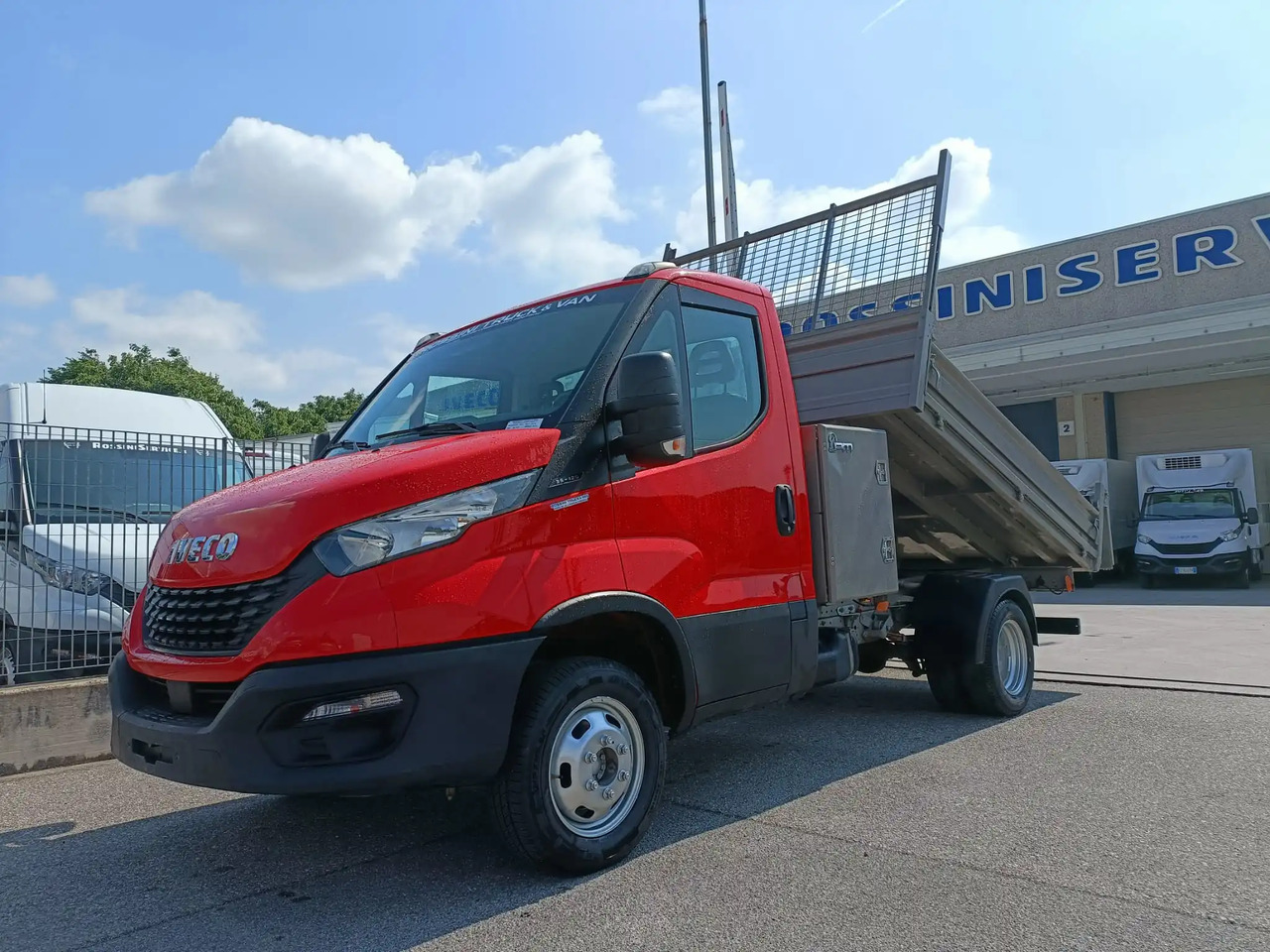 IVECO DAILY 35C12 RIBALTABILE - Dostavno vozilo prekucnik: slika 3 IVECO DAILY 35C12 RIBALTABILE - Dostavno vozilo prekucnik: slika 3