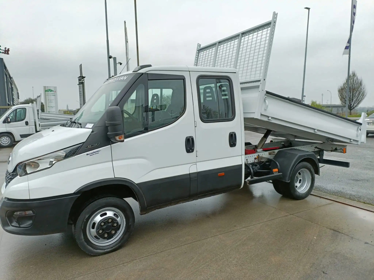 IVECO DAILY 35C14 DOPPIA CABINA RIBALTABILE 2.3 - Dostavno vozilo prekucnik: slika 2 IVECO DAILY 35C14 DOPPIA CABINA RIBALTABILE 2.3 - Dostavno vozilo prekucnik: slika 2