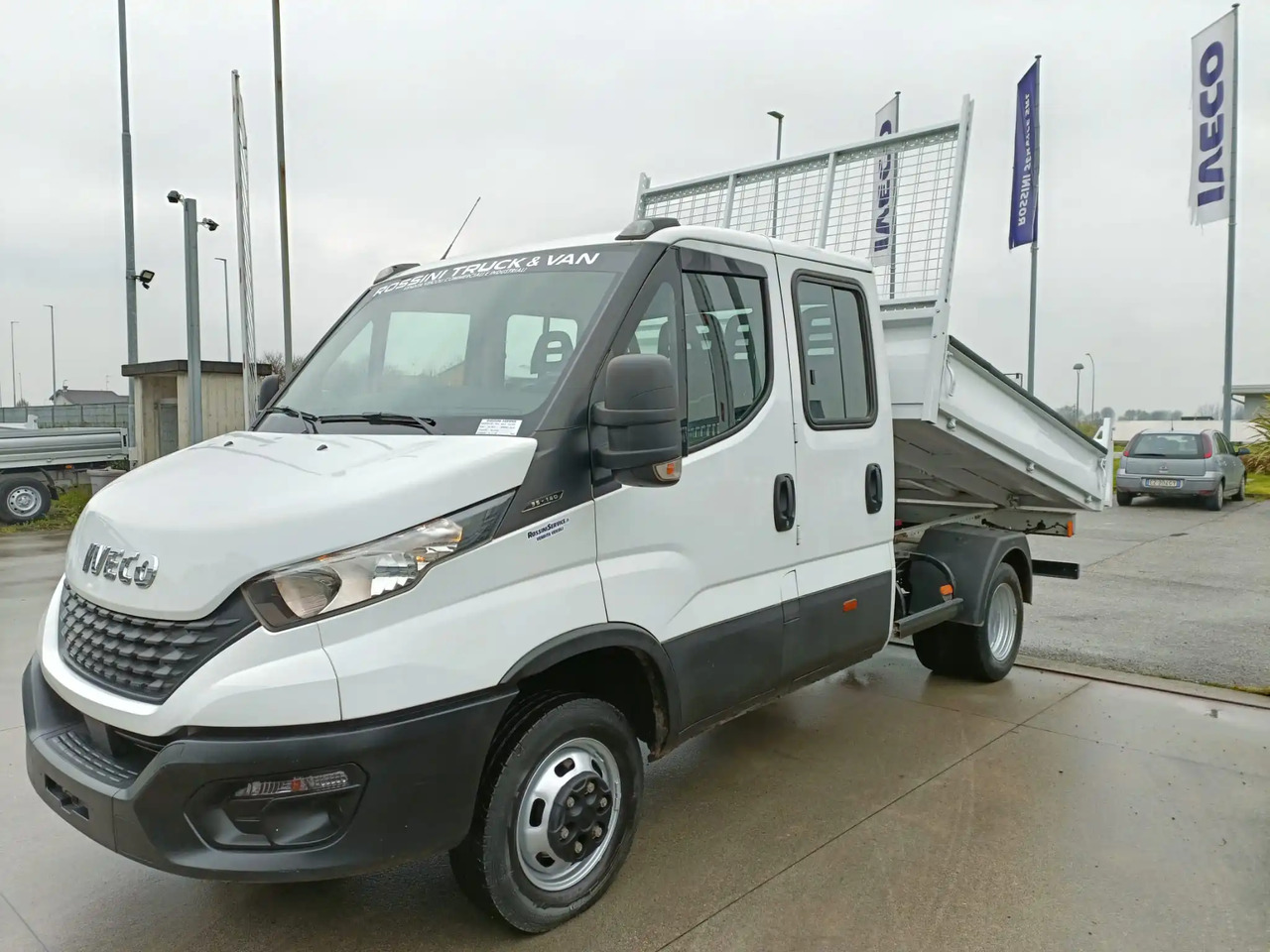 IVECO DAILY 35C14 DOPPIA CABINA RIBALTABILE 2.3 - Dostavno vozilo prekucnik: slika 4 IVECO DAILY 35C14 DOPPIA CABINA RIBALTABILE 2.3 - Dostavno vozilo prekucnik: slika 4