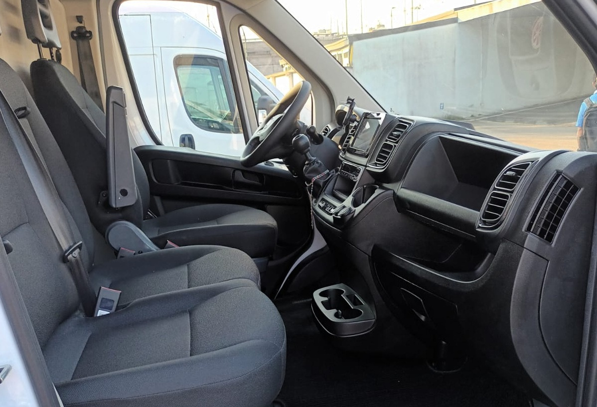 IVECO DAILY 35C14 L1H1 CNG METANO 3.0 - Hladilno vozilo: slika 3 IVECO DAILY 35C14 L1H1 CNG METANO 3.0 - Hladilno vozilo: slika 3
