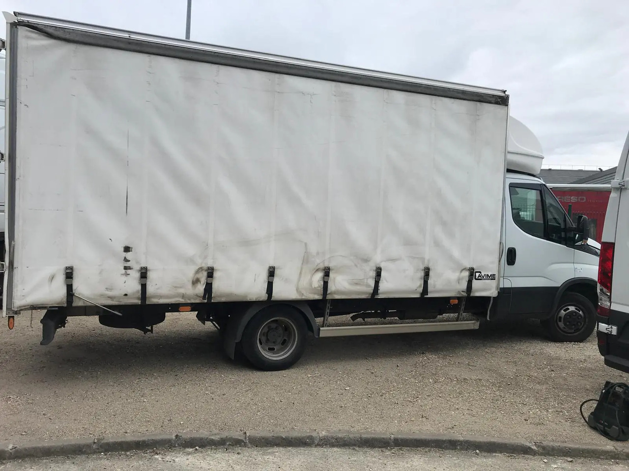 IVECO DAILY 35C16 CC 3000 - Dostavno vozilo s ponjavo: slika 2 IVECO DAILY 35C16 CC 3000 - Dostavno vozilo s ponjavo: slika 2