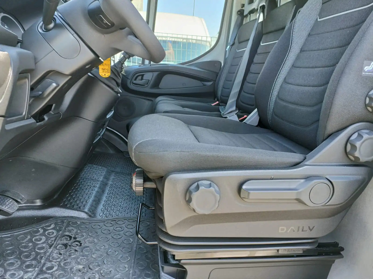 IVECO DAILY 35S14 L2H2 CNG METANO KM 0 lizing IVECO DAILY 35S14 L2H2 CNG METANO KM 0: slika 13