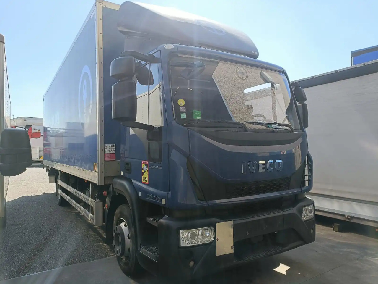 IVECO EUROCARGO 120E22 - Tovornjak zabojnik: slika 2 IVECO EUROCARGO 120E22 - Tovornjak zabojnik: slika 2