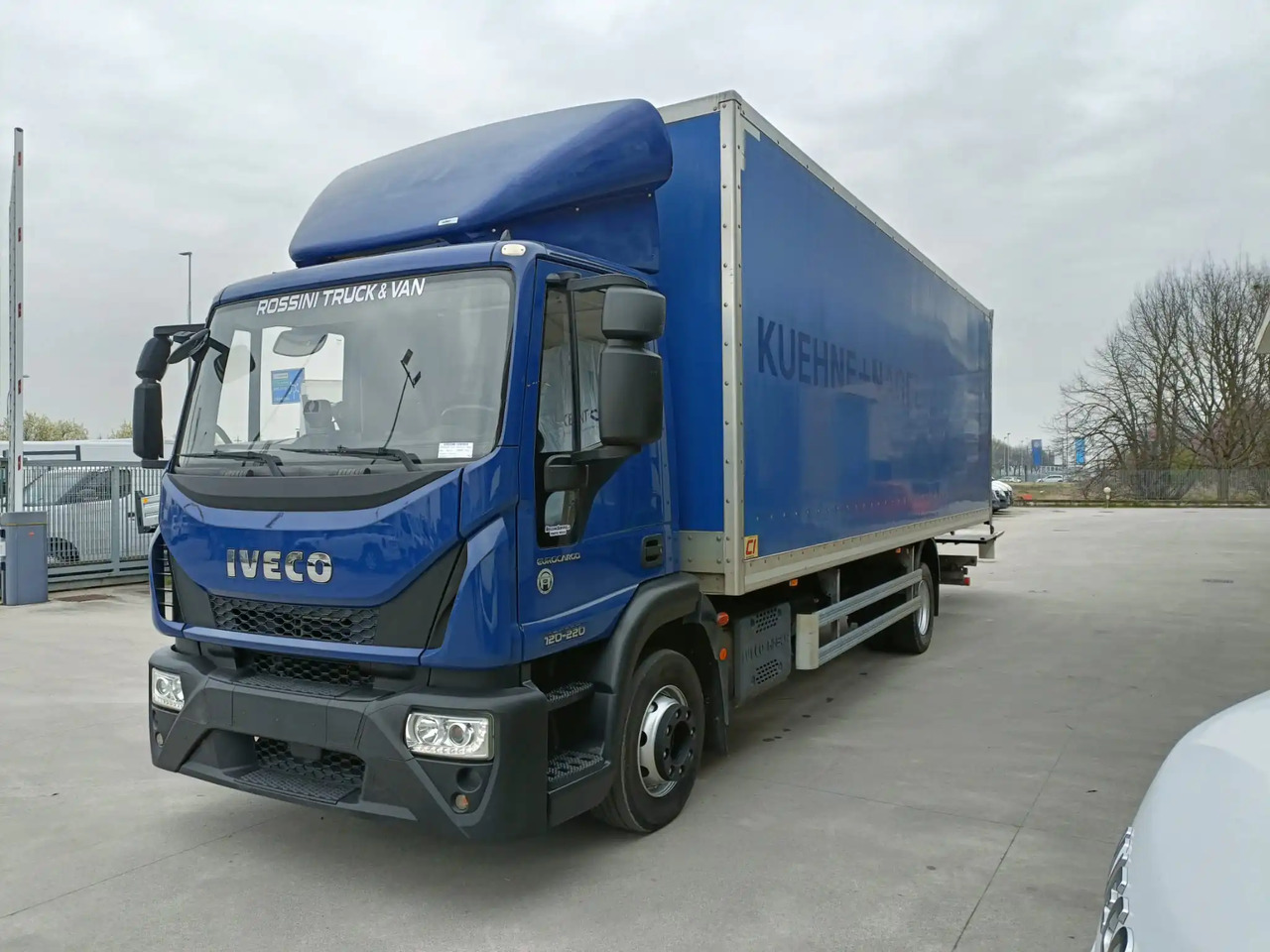 IVECO EUROCARGO 120E22 - Tovornjak zabojnik: slika 4 IVECO EUROCARGO 120E22 - Tovornjak zabojnik: slika 4
