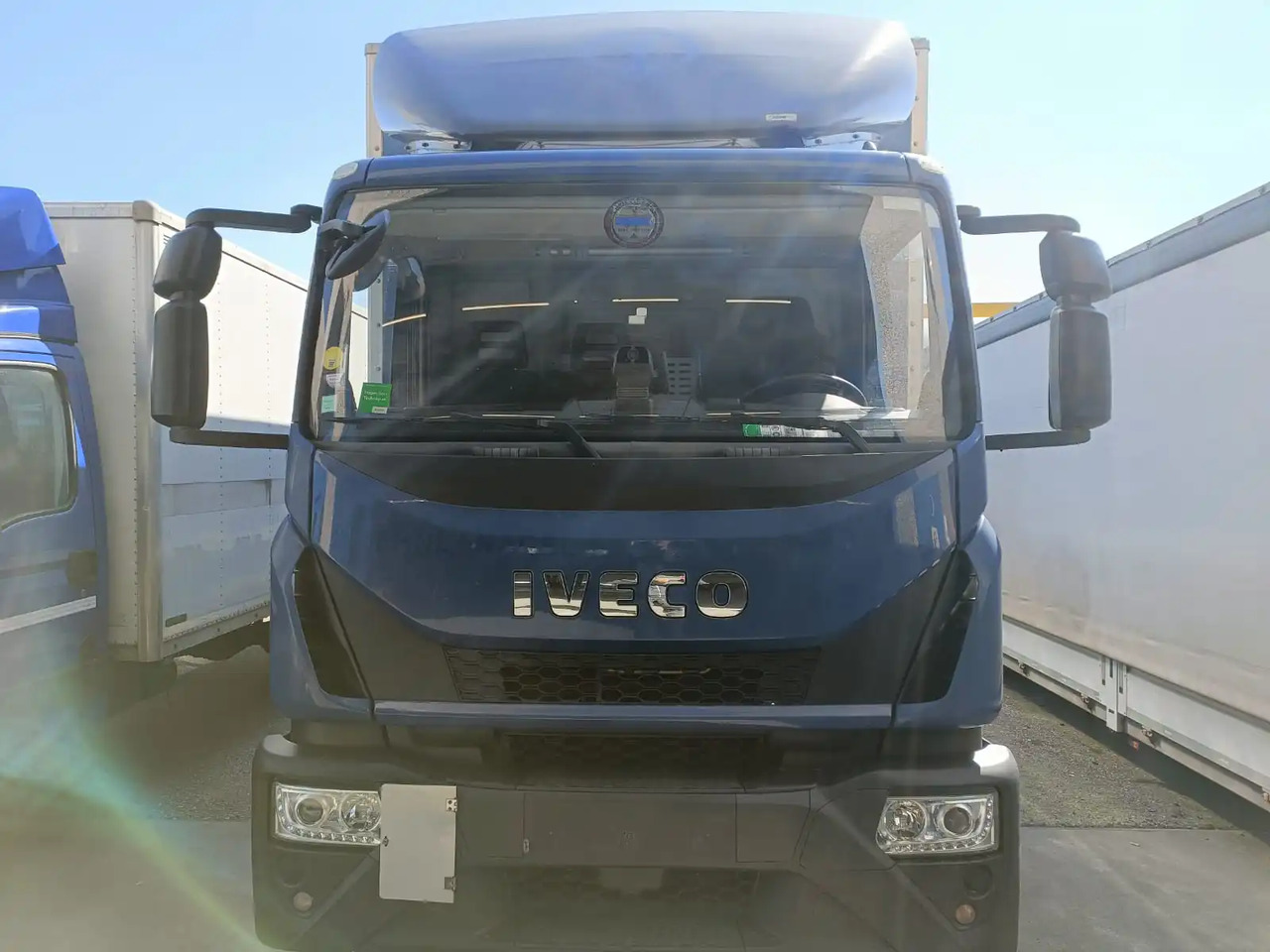 IVECO EUROCARGO 120E22 - Tovornjak zabojnik: slika 3 IVECO EUROCARGO 120E22 - Tovornjak zabojnik: slika 3