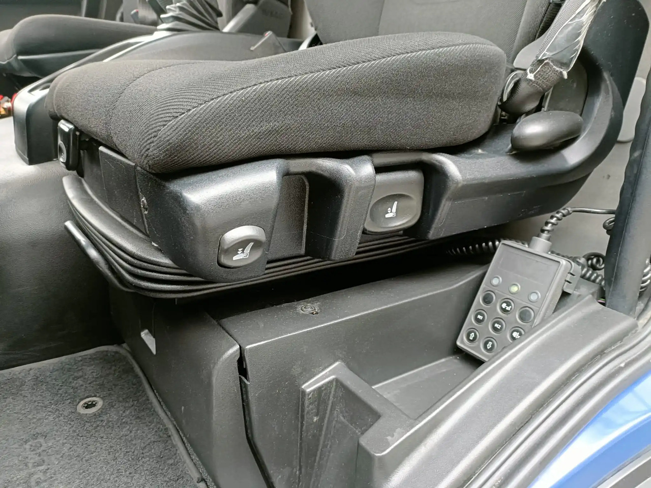 IVECO EUROCARGO 120E22P - Tovornjak-šasija: slika 4 IVECO EUROCARGO 120E22P - Tovornjak-šasija: slika 4