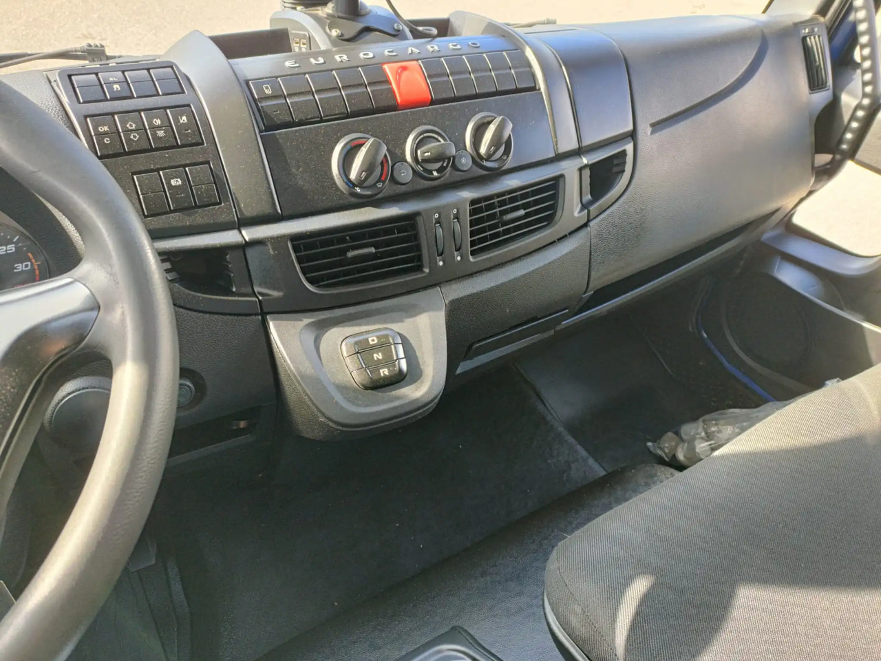 IVECO EUROCARGO 160E25P - Tovornjak-šasija: slika 2 IVECO EUROCARGO 160E25P - Tovornjak-šasija: slika 2