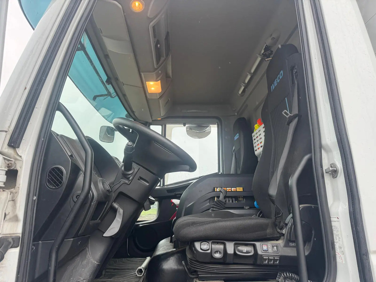 IVECO EUROCARGO 180E32P - Tovornjak s ponjavo: slika 3 IVECO EUROCARGO 180E32P - Tovornjak s ponjavo: slika 3