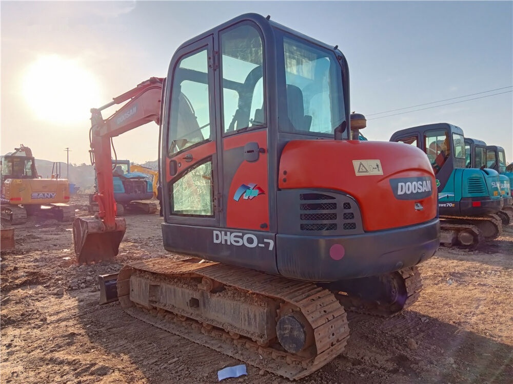 Doosan DH60-7 - Mini bager: slika 4 Doosan DH60-7 - Mini bager: slika 4