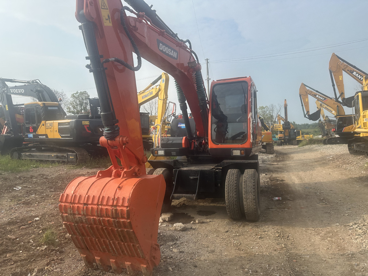 Doosan DX150W-9C - Bager na kolesih: slika 5 Doosan DX150W-9C - Bager na kolesih: slika 5
