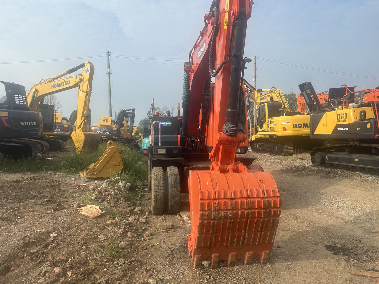 Doosan DX150W-9C - Bager na kolesih: slika 3 Doosan DX150W-9C - Bager na kolesih: slika 3