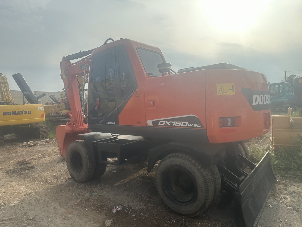 Doosan DX150W-9C - Bager na kolesih: slika 4 Doosan DX150W-9C - Bager na kolesih: slika 4