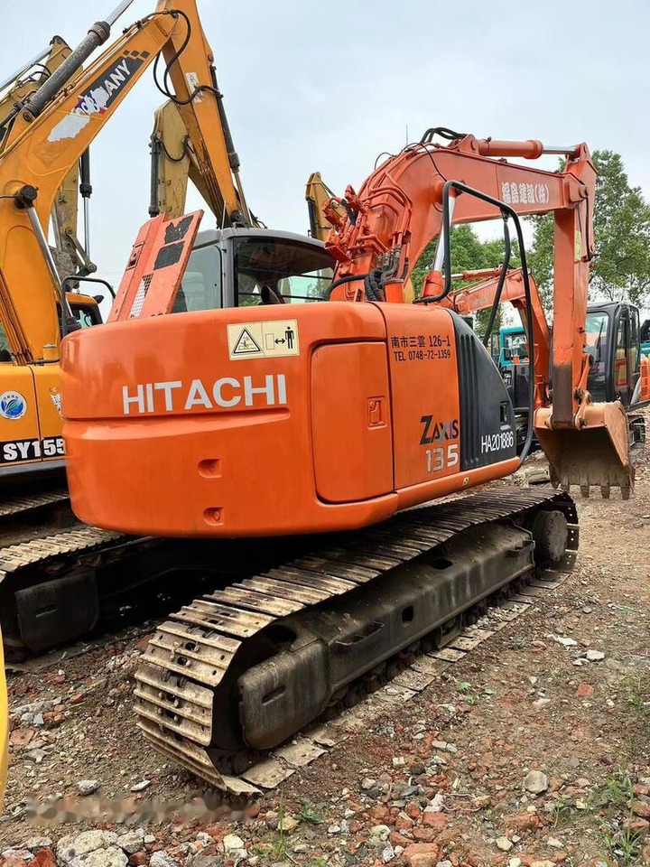 Hitachi ZX135 - Bager goseničar: slika 1 Hitachi ZX135 - Bager goseničar: slika 1