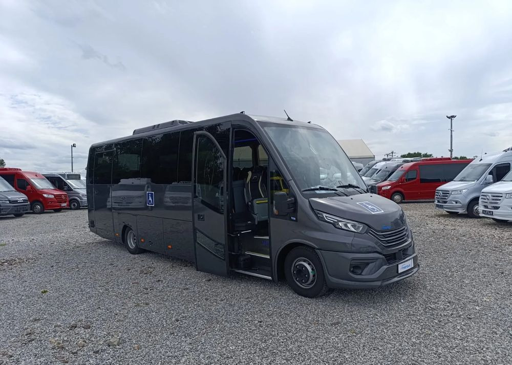 Iveco Mercus Daily 70C21 - Minibus, Potniški kombi: slika 3 Iveco Mercus Daily 70C21 - Minibus, Potniški kombi: slika 3