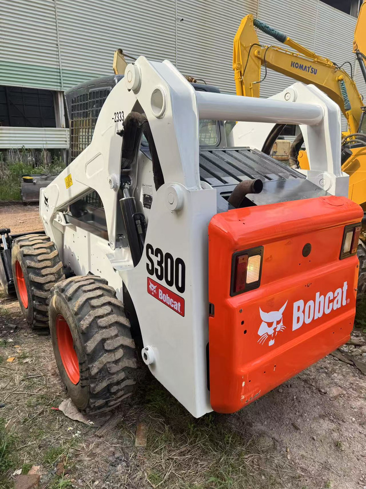 BOBCAT S300 - Bager nakladalec: slika 2 BOBCAT S300 - Bager nakladalec: slika 2