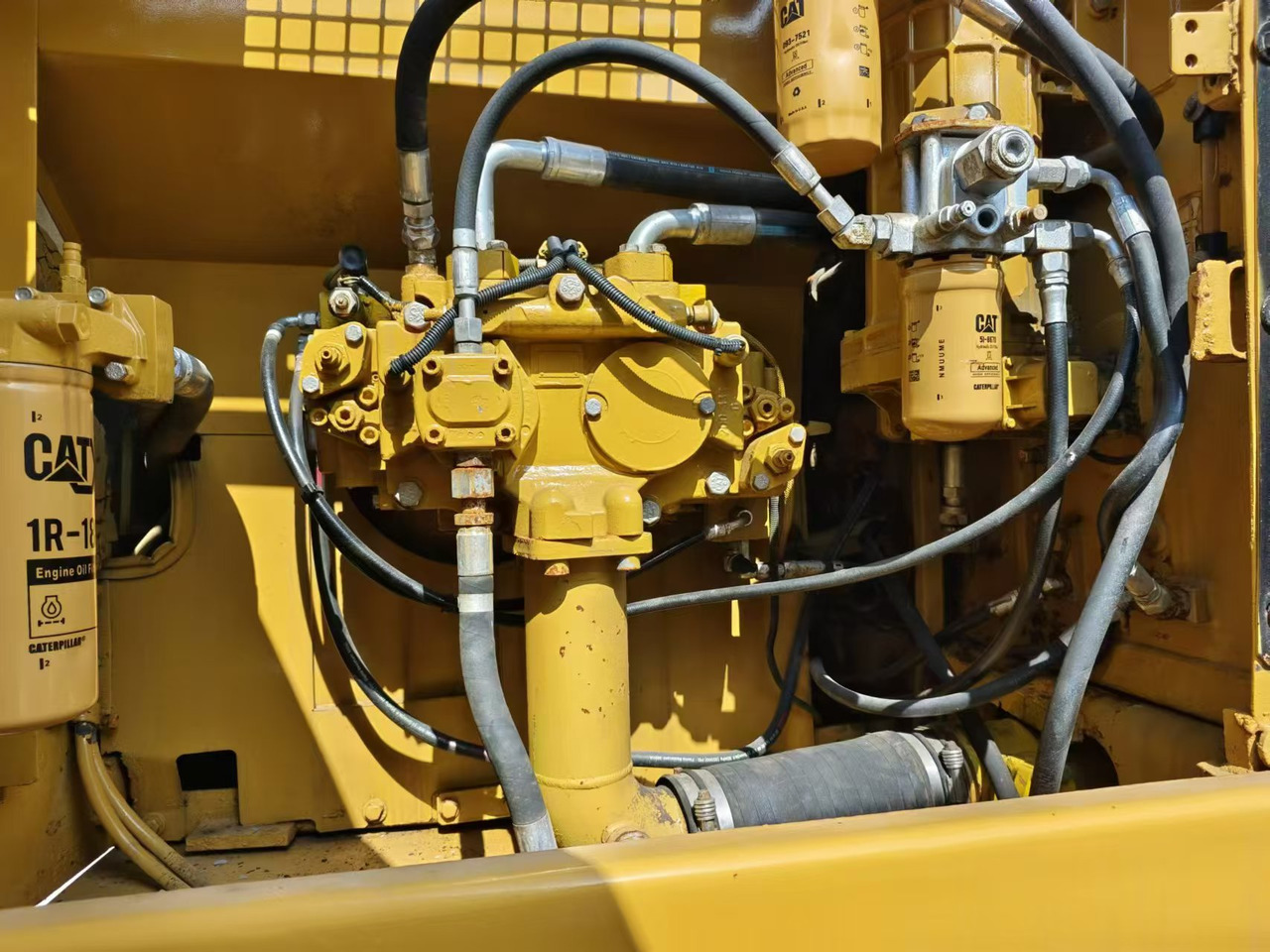 CAT 330D2 - Bager goseničar: slika 4 CAT 330D2 - Bager goseničar: slika 4