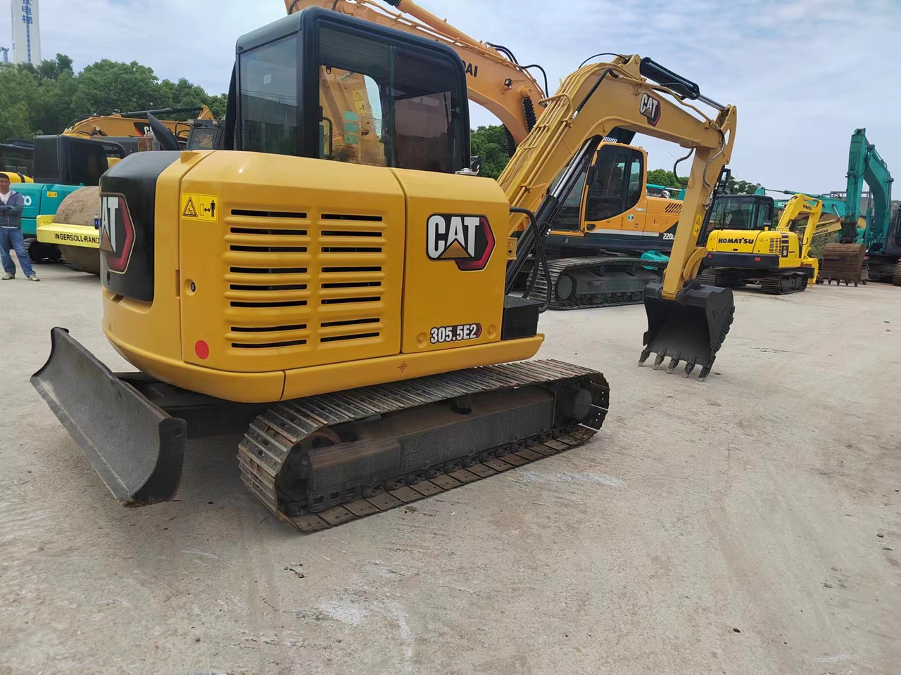 CAT CAT 305 CATERPILLAR 305.5E2 - Mini bager: slika 2 CAT CAT 305 CATERPILLAR 305.5E2 - Mini bager: slika 2
